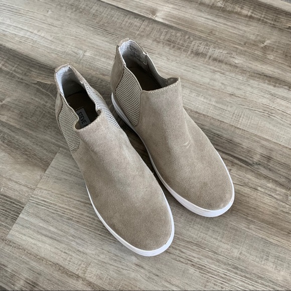 Steve Madden Tan Suede Sneakers - Picture 1 of 6